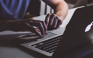 如何分析市场上的热点新闻