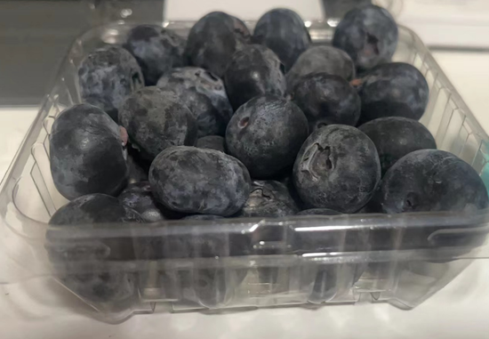 蓝莓降价!“以前论克卖,现在按斤卖”