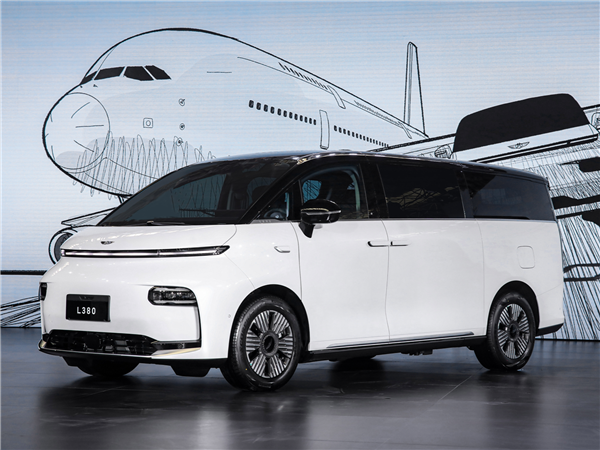 37.99万起 吉利“陆地空客”翼真L380上市:3-8座可选