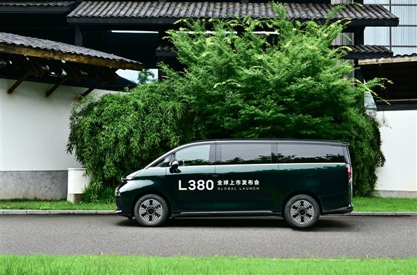 37.99万起 吉利“陆地空客”翼真L380上市:3-8座可选