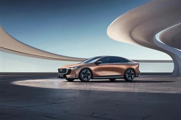 深蓝SL03平台打造!马自达EZ-6正式下线:提供增程/纯电双动力可选