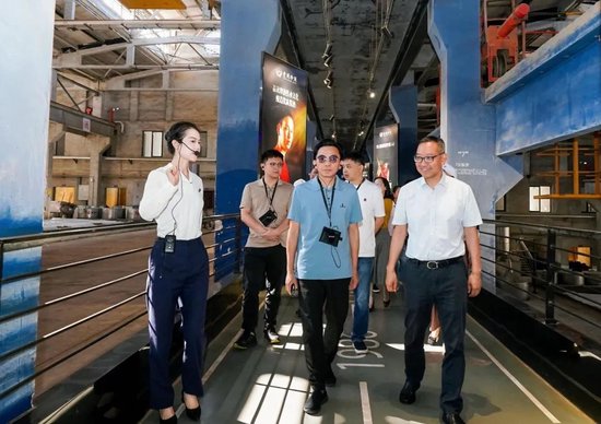 醴陵市政协主席廖胜云率队参观考察贵州珍酒,吴向东接待